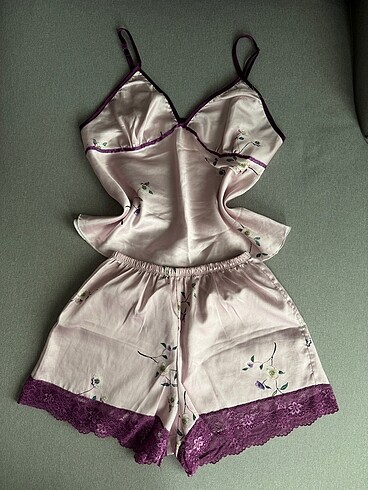 Çiçekli Pijama Takımı