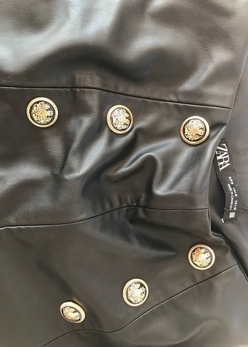 Düğmeli Siyah Deri Mini Şort - Görsel 5