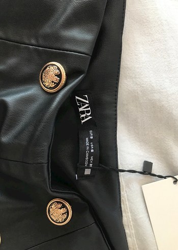 Düğmeli Siyah Deri Mini Şort - Görsel 6