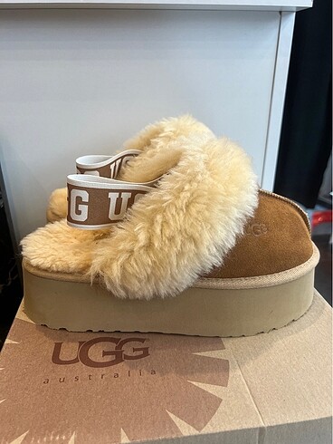 UGG W FUNKETTE