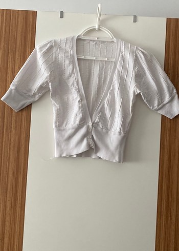 Düğmeli Kısa Kollu Beyaz Kısa Hırka