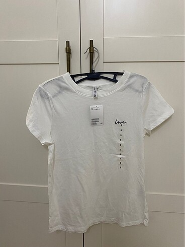 Hm etiketli beyaz tshirt