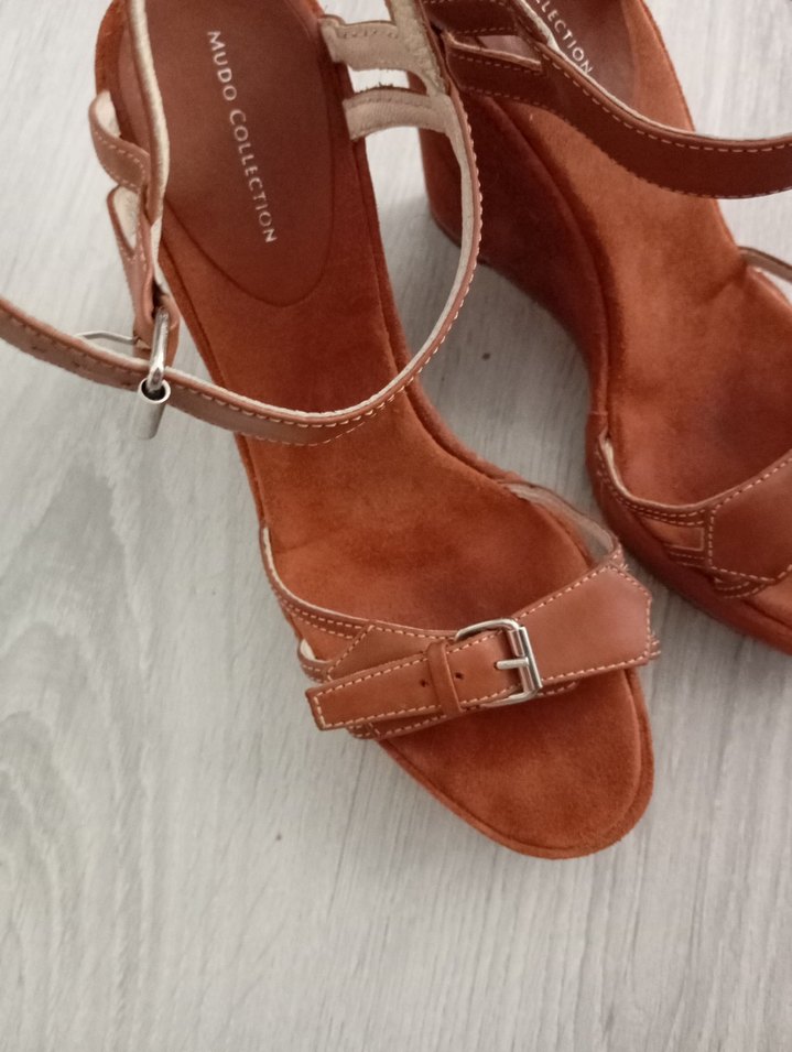 Kahverengi Deri Kadın Dolgu Topuklu Sandalet - Görsel 4