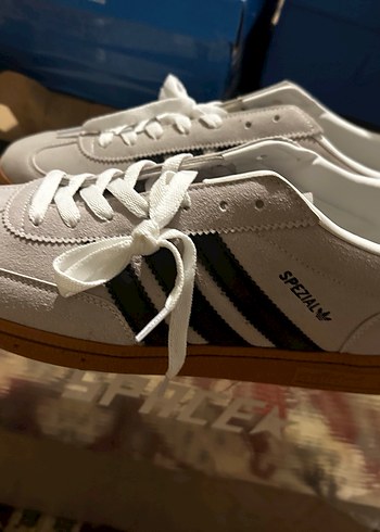 Gri Süet Adidas Spor Ayakkabı - Görsel 2