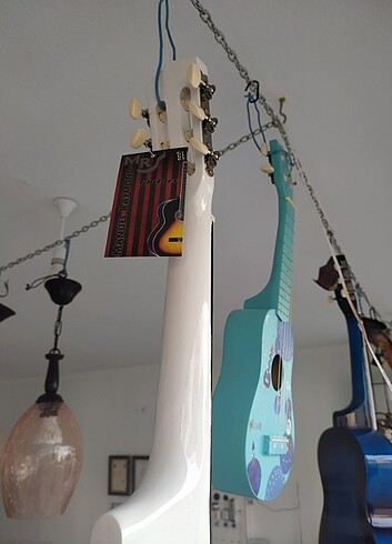 Beden Renk Kalsik Gitar Manuel Raymond