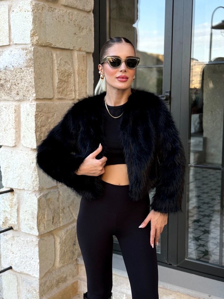 Kadın Siyah Kısa Kürk Detaylı Ceket - Görsel 3