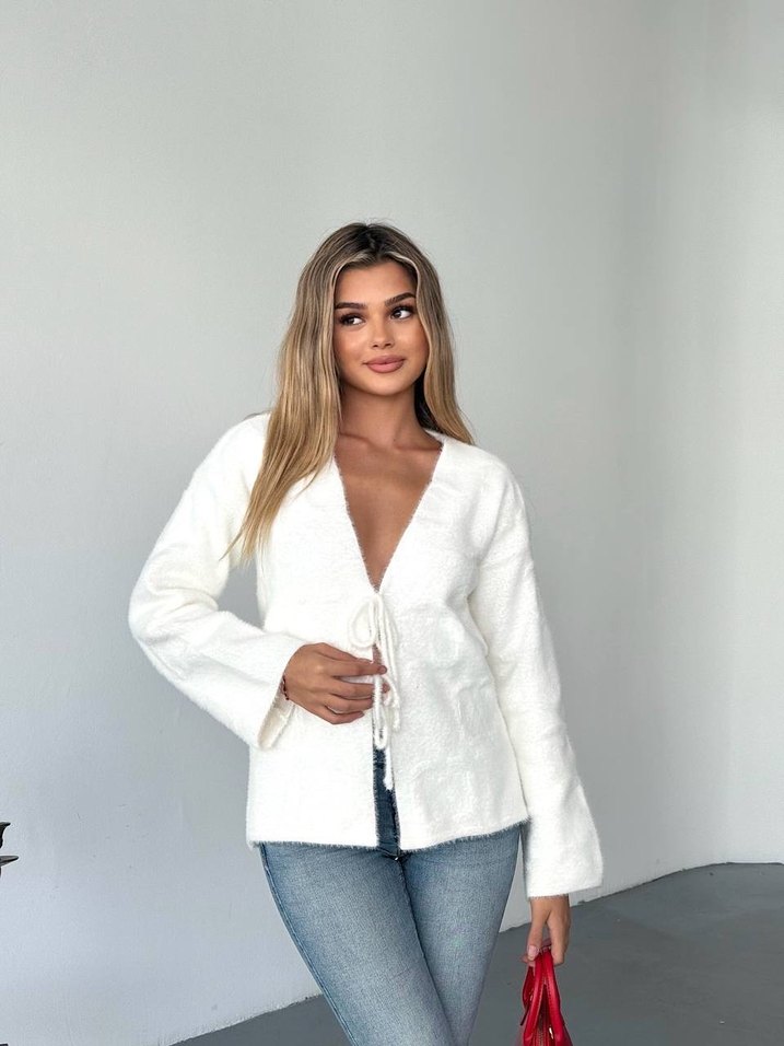 Beyaz Bağcıklı V Yaka Kadın Hırka - Görsel 5