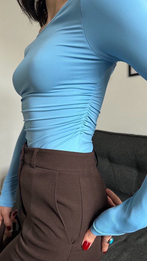 Mavi Uzun Kollu Dar Kesim çıt çıtlı bluz - Görsel 2