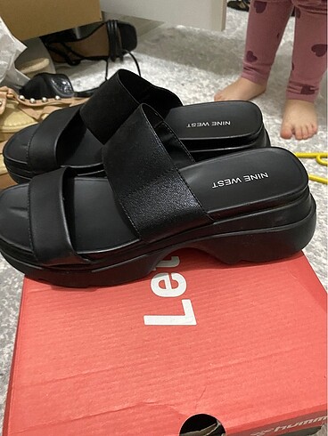 Nine west terlik