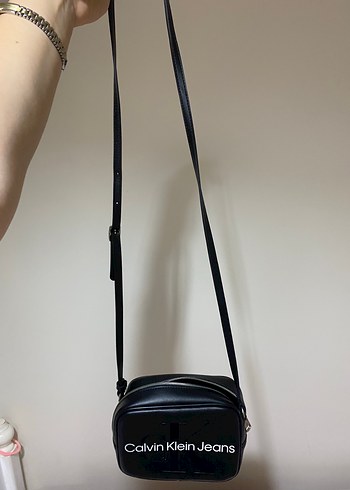 Beden Calvin Klein Siyah Deri Kadın Çapraz Çanta