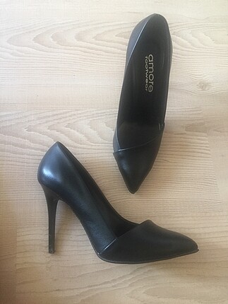 Siyah stiletto