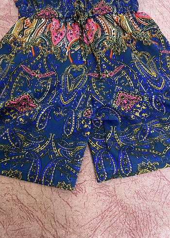 Renkli Desenli Kısa Kadın Tulum - Görsel 4