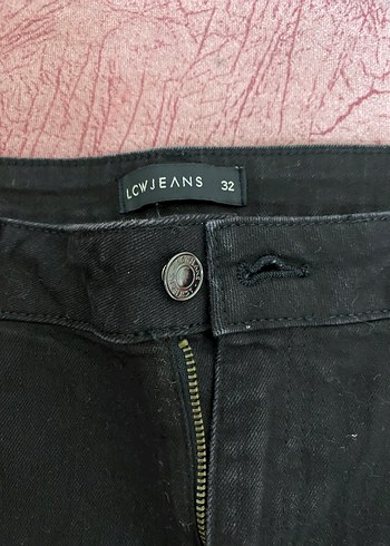 Düğmeli Siyah Mini Kadın Denim Şort - Görsel 2