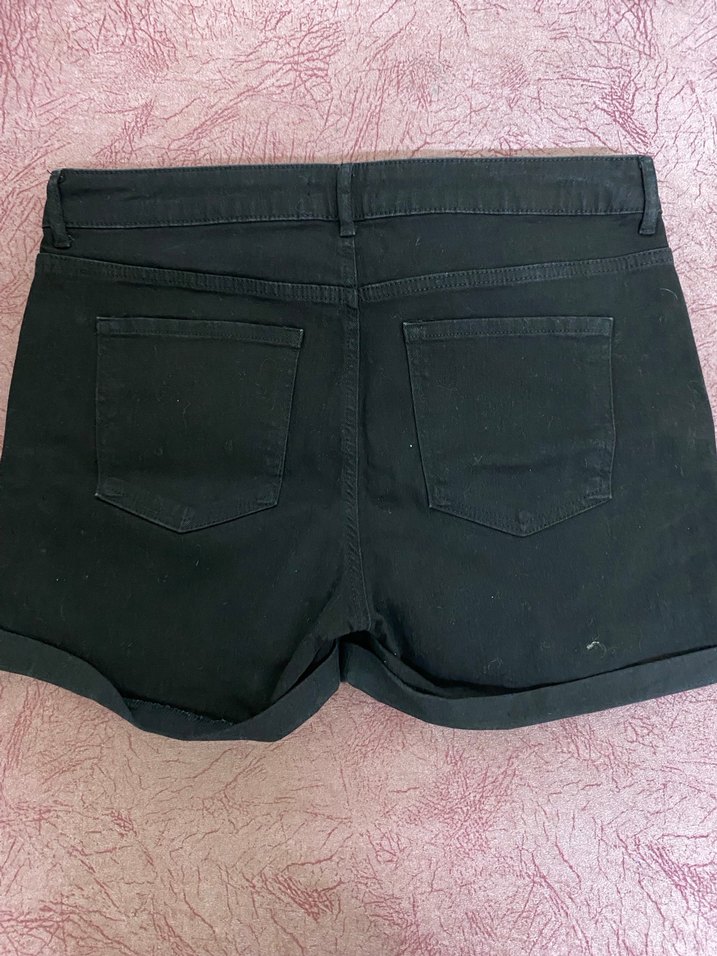 Düğmeli Siyah Mini Kadın Denim Şort - Görsel 3