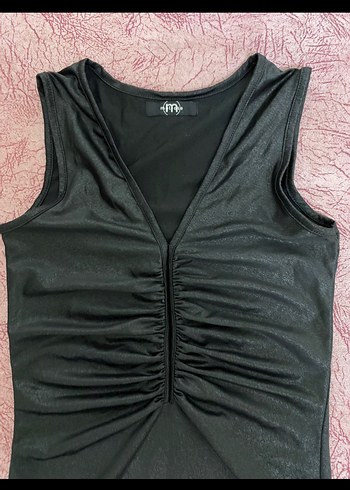 Siyah V Yaka Pilili Kadın Atlet - Görsel 2