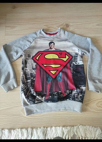 Superman sweatshirt 9-10 yas