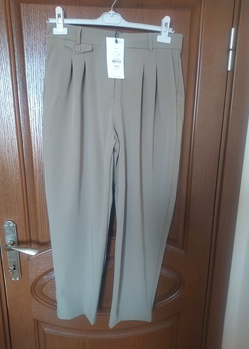 Çağla yeşili Pilili Kadın Kumaş Pantolon