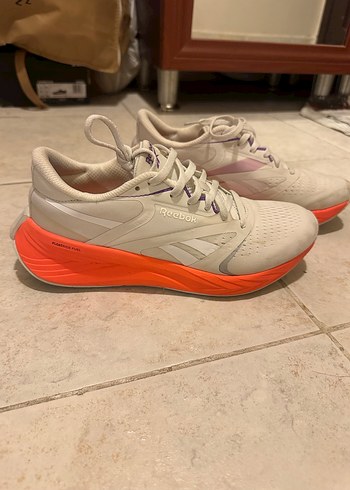 Reebok 37