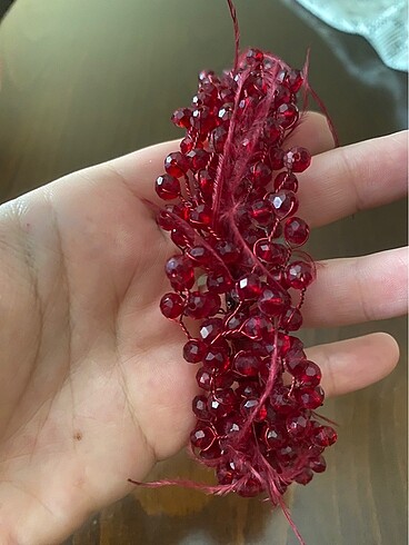 Bordo renk taşlı tüylü kına tacı - Görsel 2