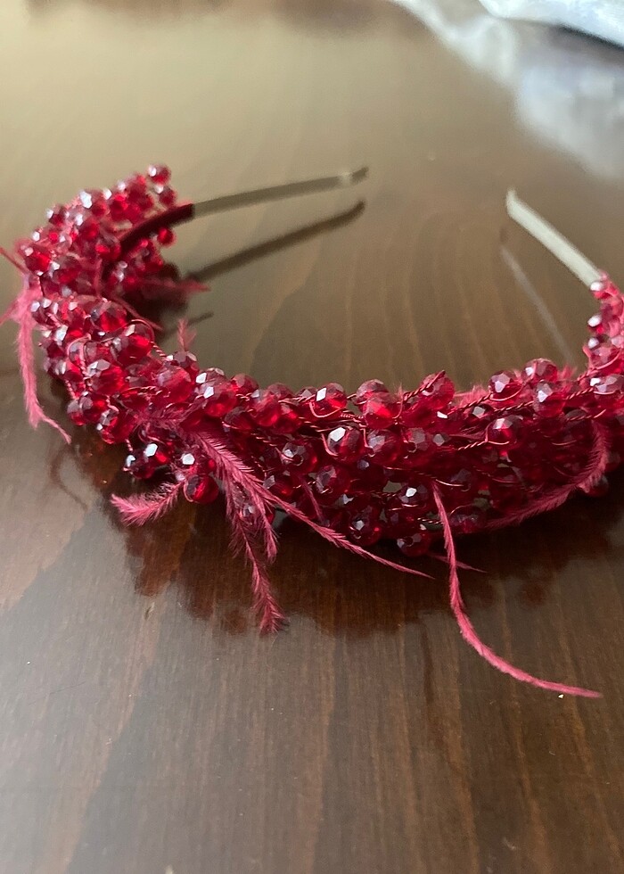 Bordo renk taşlı tüylü kına tacı - Görsel 3