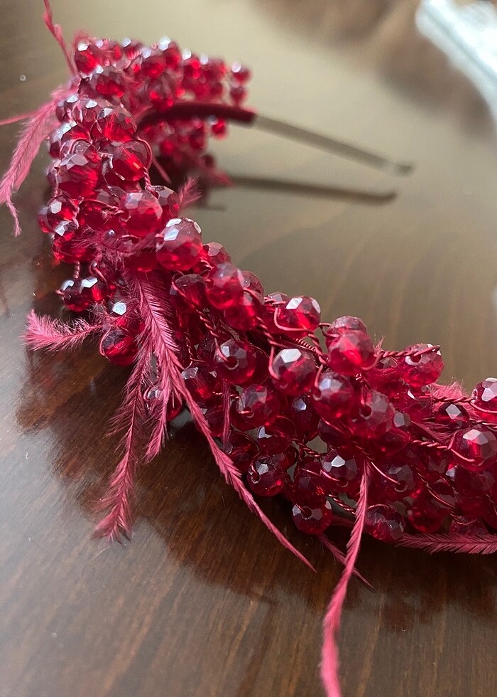 Bordo renk taşlı tüylü kına tacı - Görsel 4