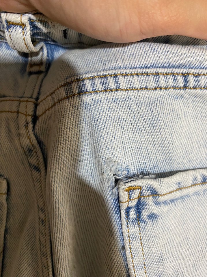 Düğmeli Paçaları Kesik Detaylı Açık Renk Kadın Jean - Görsel 5