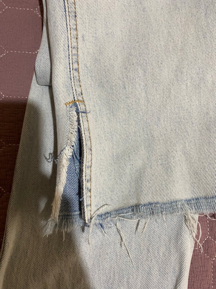 Düğmeli Paçaları Kesik Detaylı Açık Renk Kadın Jean - Görsel 3