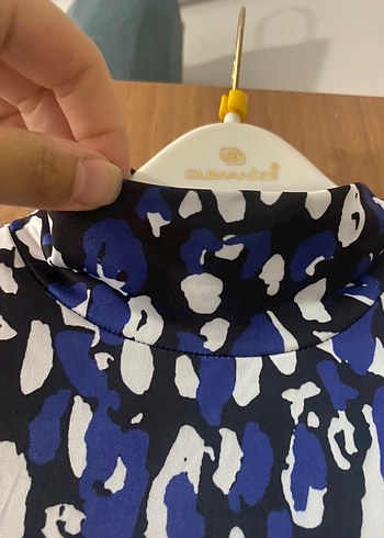 Yüksek Yakalı Kısa Kollu Çıtçıtlı Bluz - Görsel 4