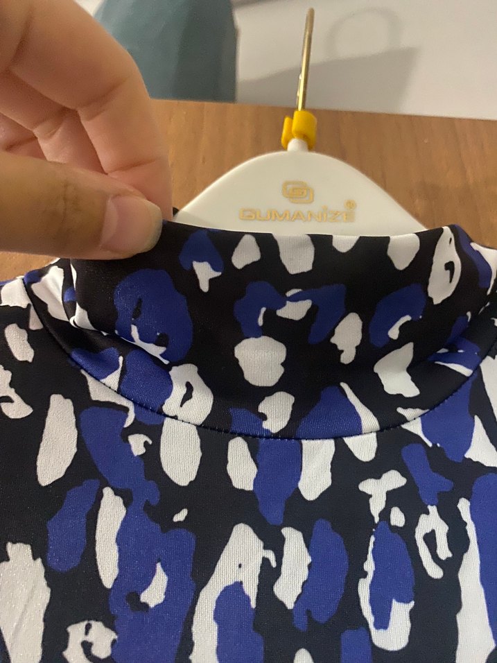 Yüksek Yakalı Kısa Kollu Çıtçıtlı Bluz - Görsel 4