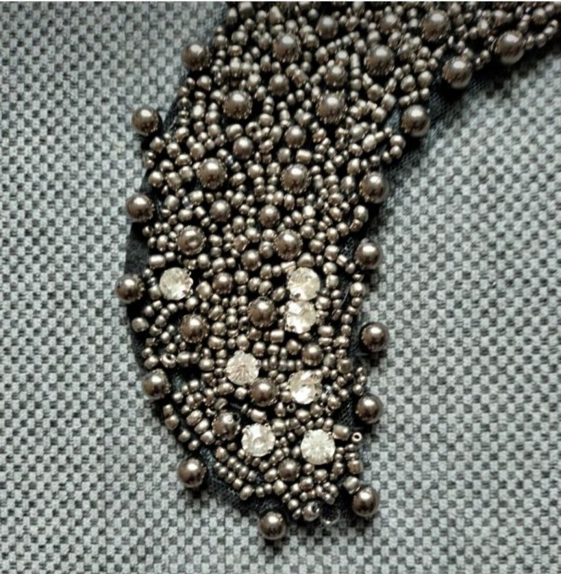 Boncuk İşlemeli Gri Gotik yaka - Görsel 2