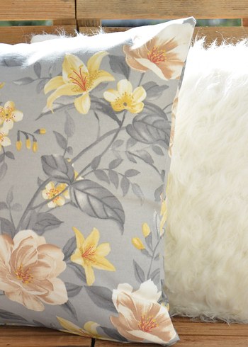 Vintage Gri Çiçek Desenli Kırlent Kılıfı - Görsel 2