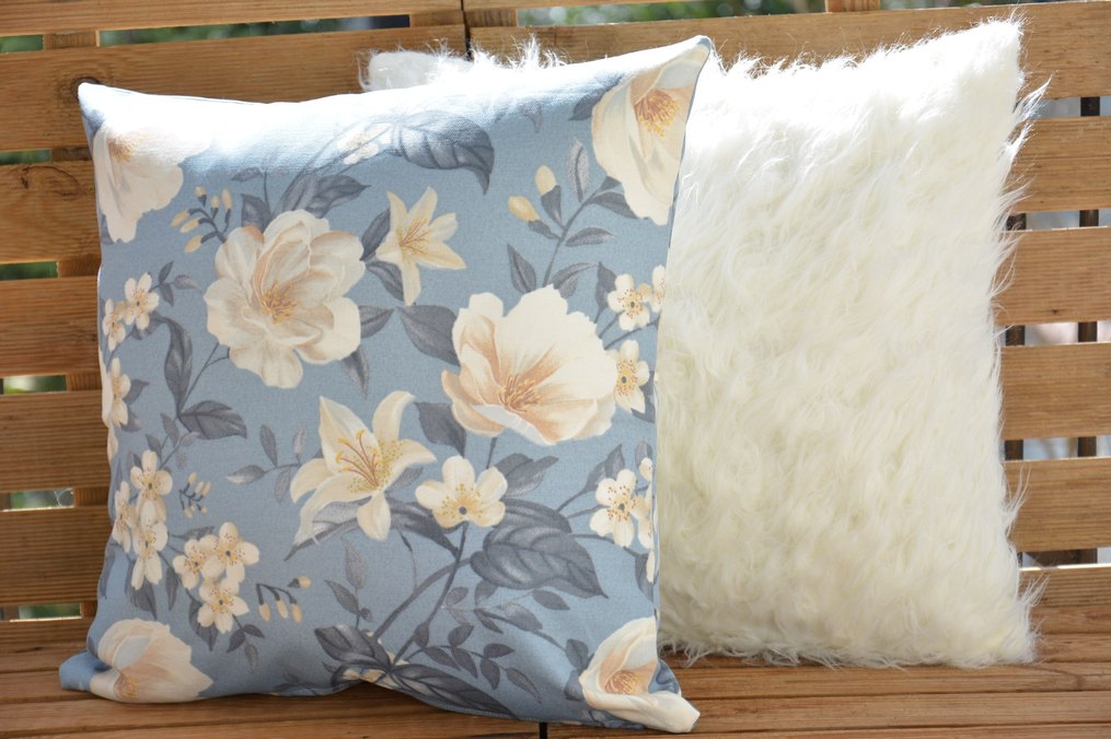 Modern Klasik Çiçek Desenli Kırlent Kılıfı - Görsel 2