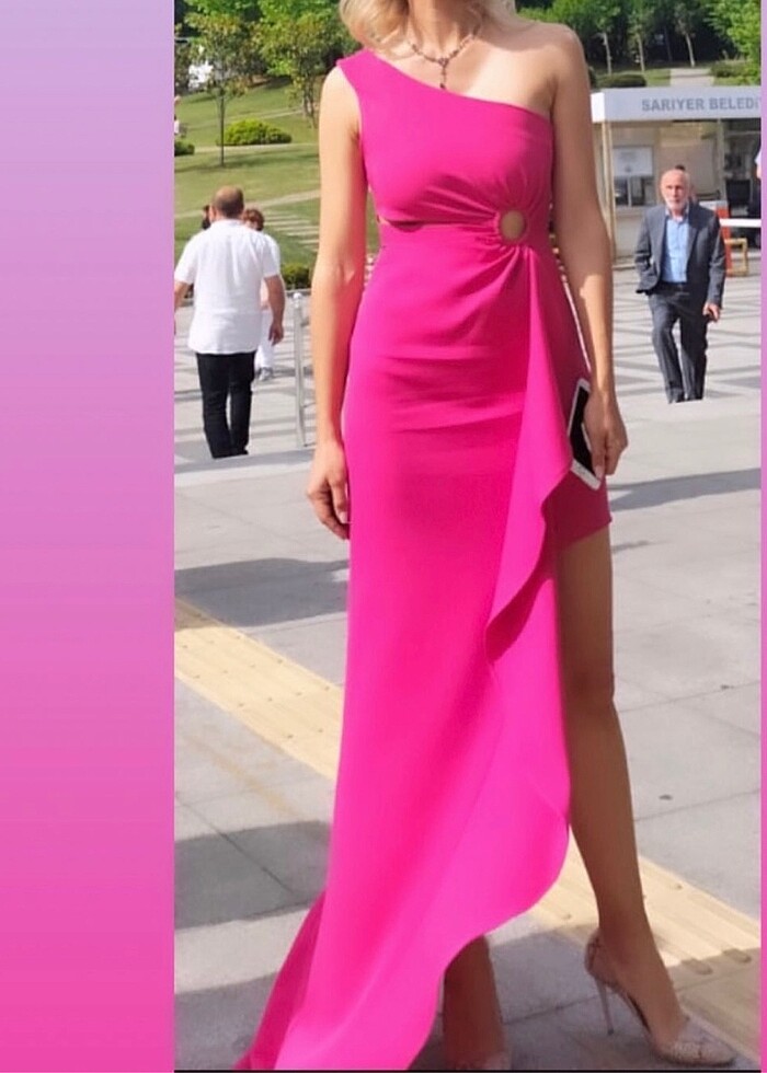 Pencere detaylı asimetrik abiye elbise - Görsel 2