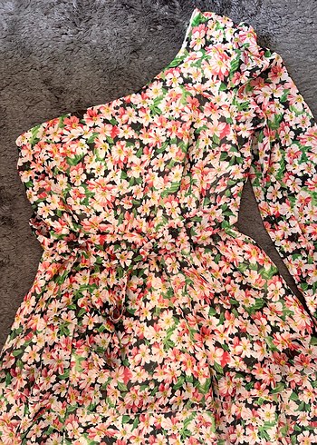 Çiçek Desenli Tek Kollu Mini Elbise - Görsel 3