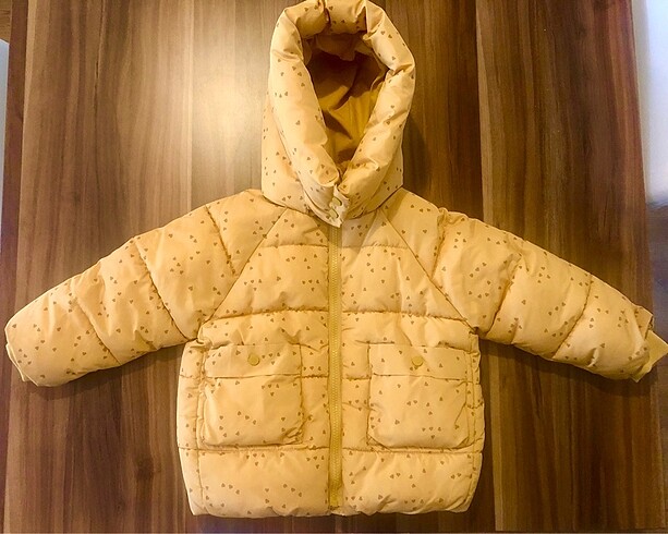 Zara Mont