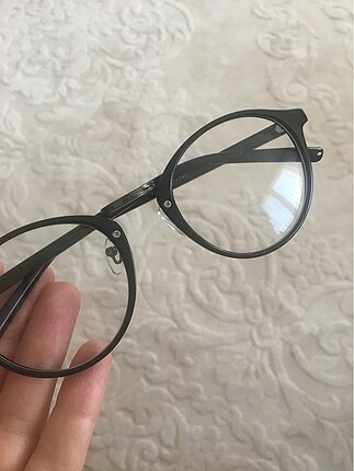 Siyah retro gözlük