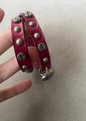 Kırmızı Perçinli Kayışlı Punk Bileklik - Görsel 2