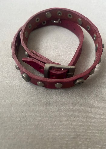 Kırmızı Perçinli Kayışlı Punk Bileklik - Görsel 3