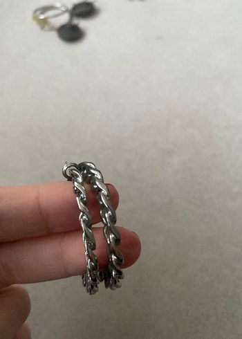 Gri Zincir Detaylı Midi Kadın Küpeler - Görsel 2