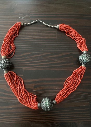 Uzun Kırmızı Boncuklu Bohem Kolye - Görsel 2