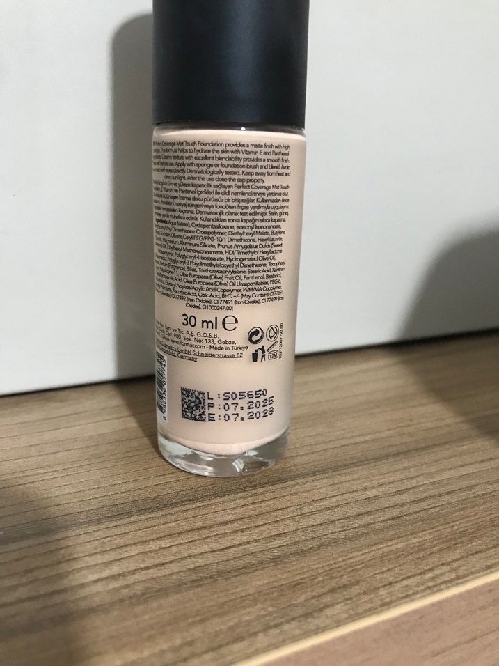 Flormar Mat Bitişli Fondöten 320 Porcelain Ivory - Görsel 3