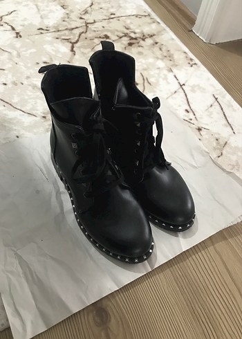 Siyah Deri Goth Kadın Botları - Görsel 2