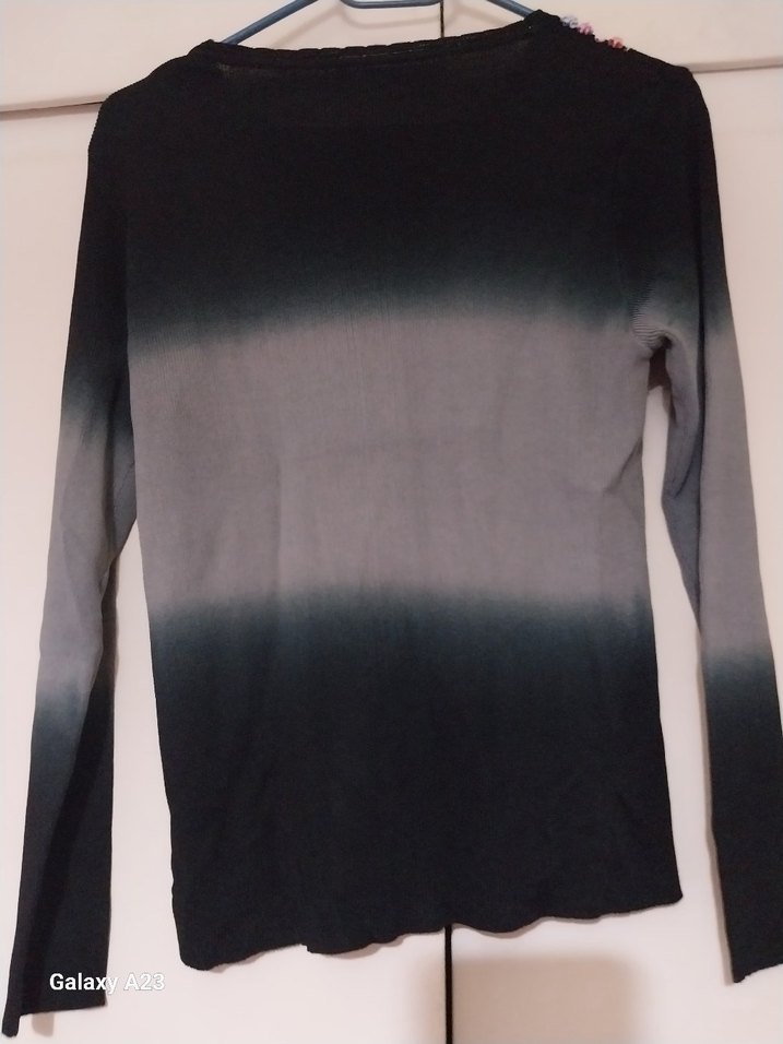 Uzun Kollu Payetli Batik Desenli Kadın Bluz - Görsel 3