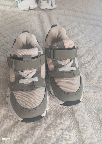 26 Beden Gri Erkek Çocuk Spor Ayakkabı Velcro