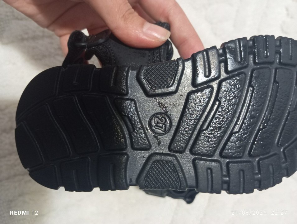 Erkek Çocuk Siyah Cırt Cırtlı Terlik - Görsel 3