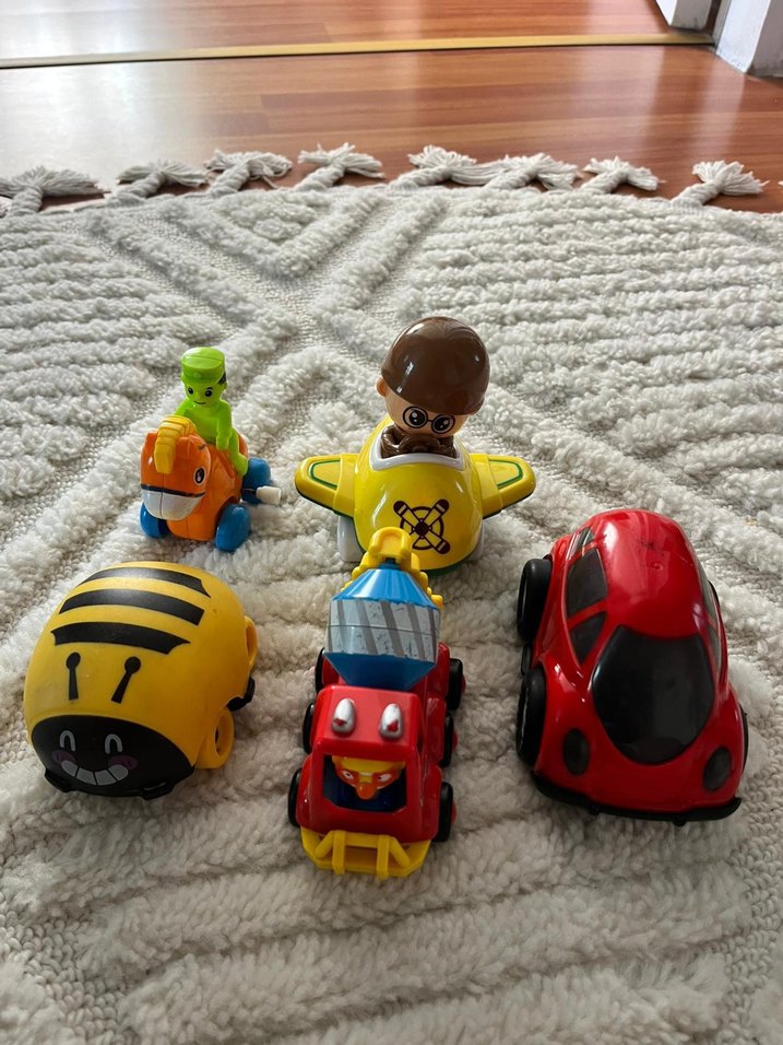 Renkli Oyuncak Arabalar Seti - Görsel 2