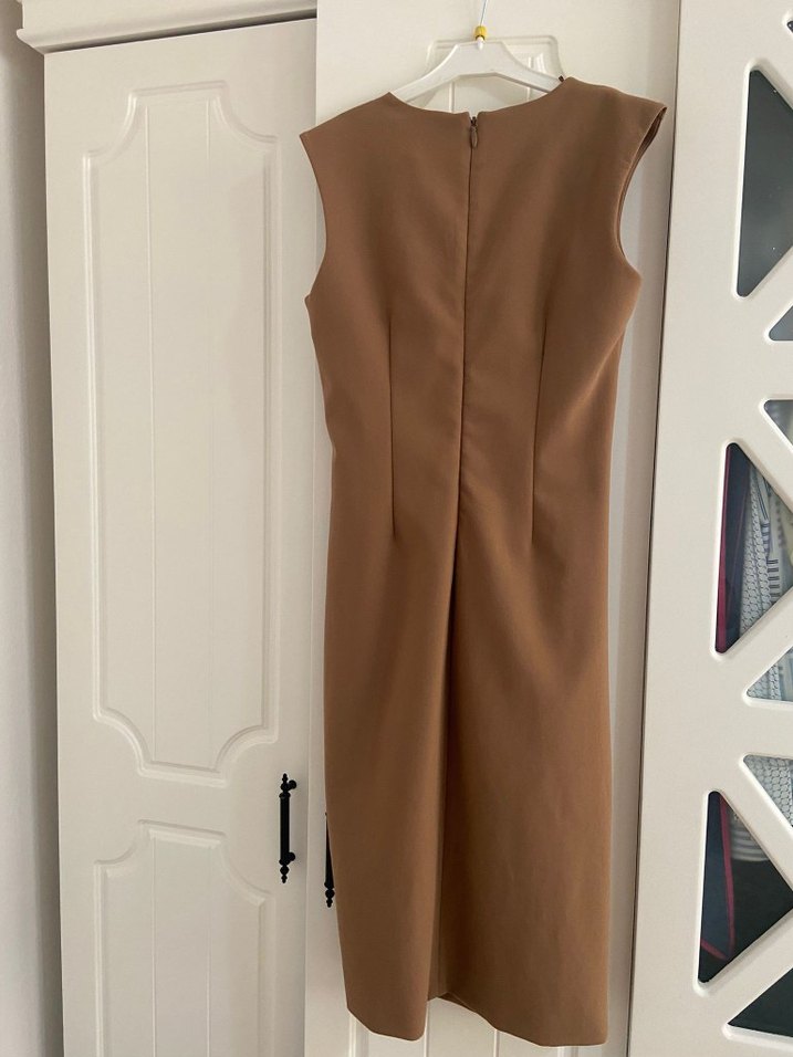 Bej Drapeli Uzun Kollu V Yakalı Elbise - Görsel 2