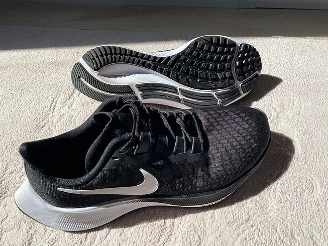37 Beden Nike koşu ayakkabısı