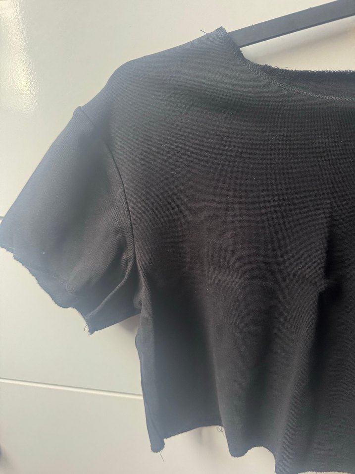 Siyah Kısa Kollu Crop Top - Görsel 3