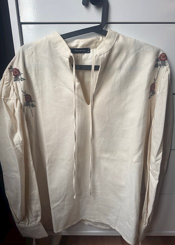 Nakışlı, V Yakalı Kadın Keten Gömlek - Görsel 4